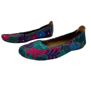 The Root Collective Flats Women 9 Gray Embroidered Round Toe Handmade Guatemala